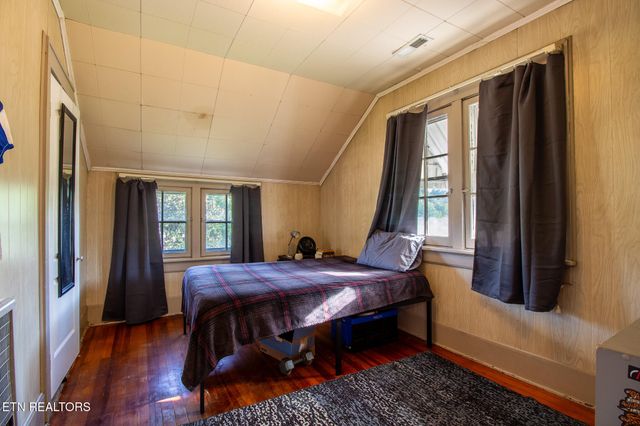 301 Walden Ave, Harriman, TN 37748