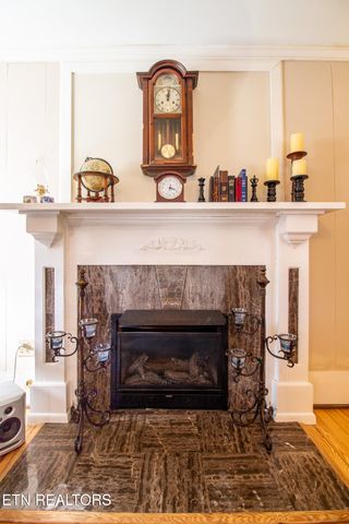 301 Walden Ave, Harriman, TN 37748