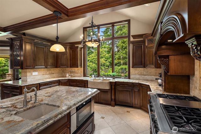 20450 NE 71st Street, Redmond, WA 98053