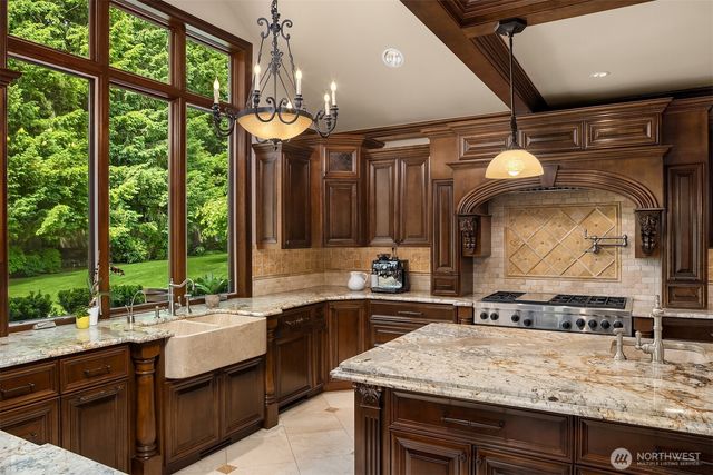 20450 NE 71st Street, Redmond, WA 98053