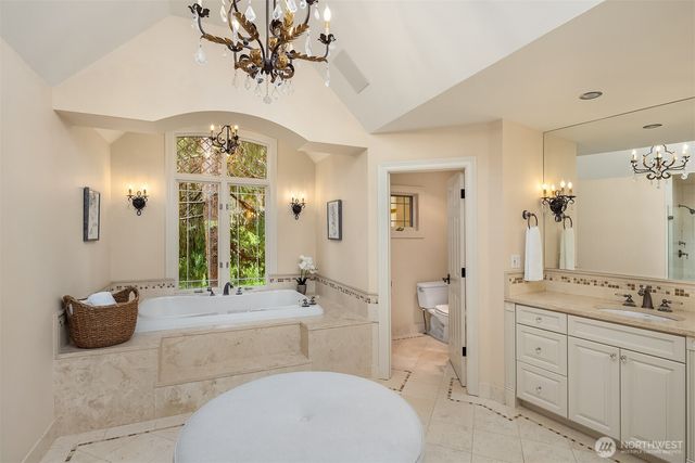 20450 NE 71st Street, Redmond, WA 98053