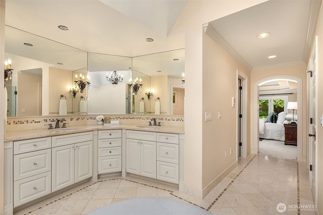 20450 NE 71st Street, Redmond, WA 98053