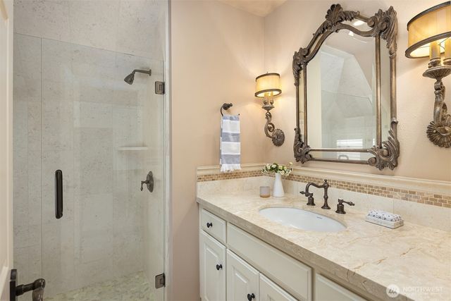 20450 NE 71st Street, Redmond, WA 98053