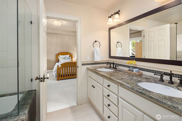 20450 NE 71st Street, Redmond, WA 98053