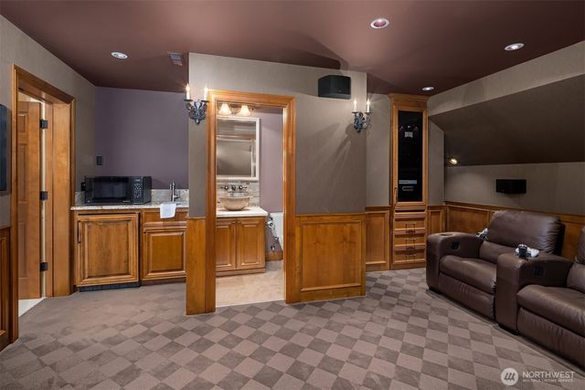 20450 NE 71st Street, Redmond, WA 98053