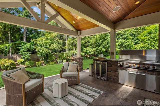 20450 NE 71st Street, Redmond, WA 98053