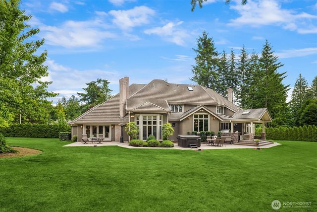 20450 NE 71st Street, Redmond, WA 98053