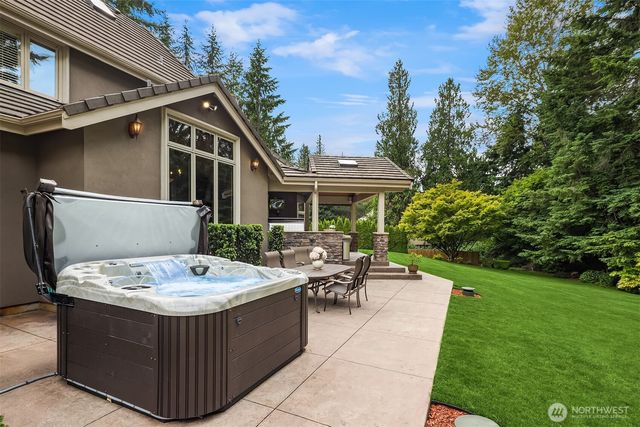 20450 NE 71st Street, Redmond, WA 98053