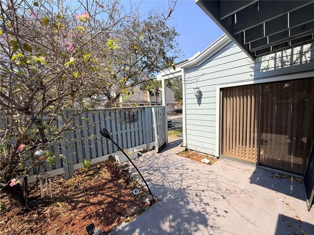 1818 Racquet Court, North Lauderdale, FL 33068
