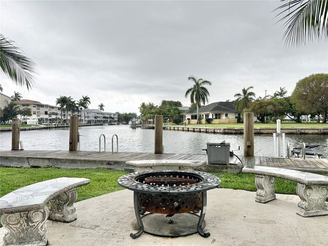 455 Golden Isles Dr 309, Hallandale Beach, FL 33009