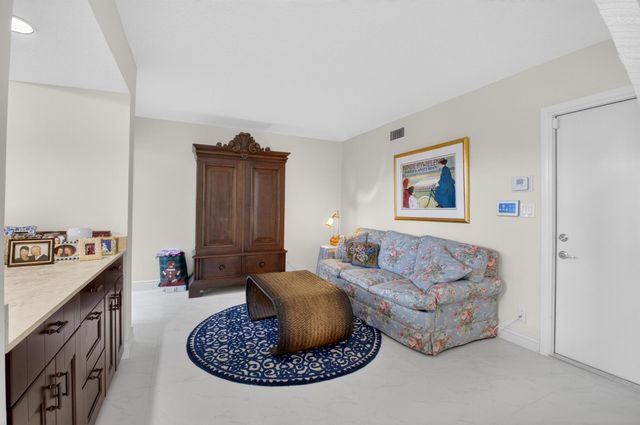 19629 Bay Cove Drive, Boca Raton, FL 33434