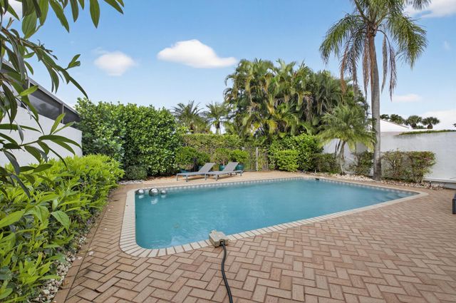 19629 Bay Cove Drive, Boca Raton, FL 33434