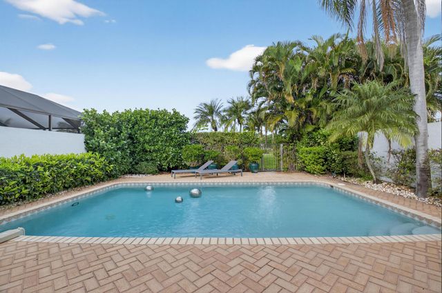 19629 Bay Cove Drive, Boca Raton, FL 33434