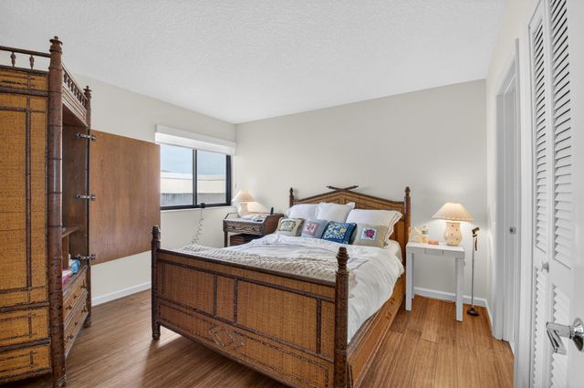 19629 Bay Cove Drive, Boca Raton, FL 33434