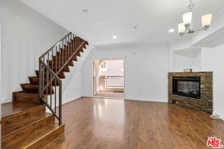 5633 Carlton Way 203, Los Angeles, CA 90028