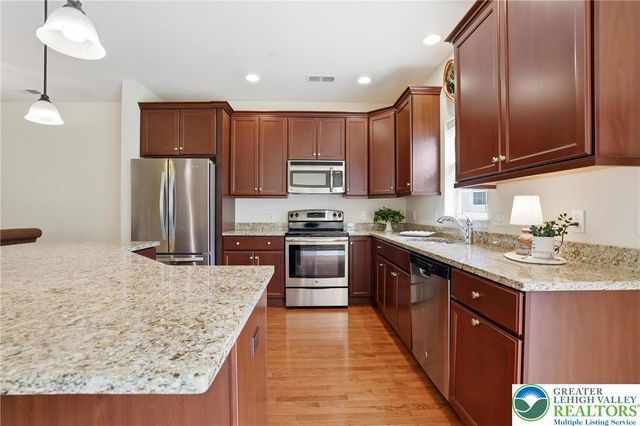 2223 Rising Hill Road, Whitehall Twp, PA 18052