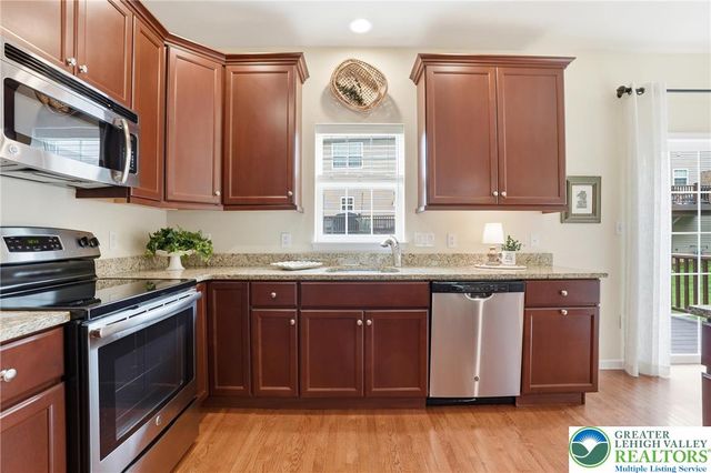 2223 Rising Hill Road, Whitehall Twp, PA 18052