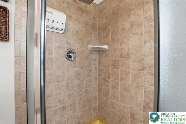 2223 Rising Hill Road, Whitehall Twp, PA 18052