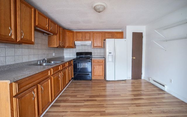 30 Beech St Apt 4C, Bristol, NH 03222