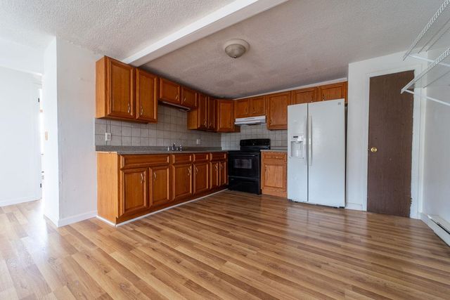 30 Beech St Apt 4C, Bristol, NH 03222