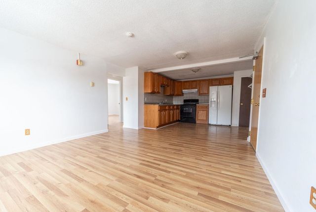 30 Beech St Apt 4C, Bristol, NH 03222