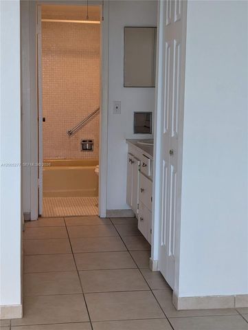 16751 NE 9th Ave 408, North Miami Beach, FL 33162