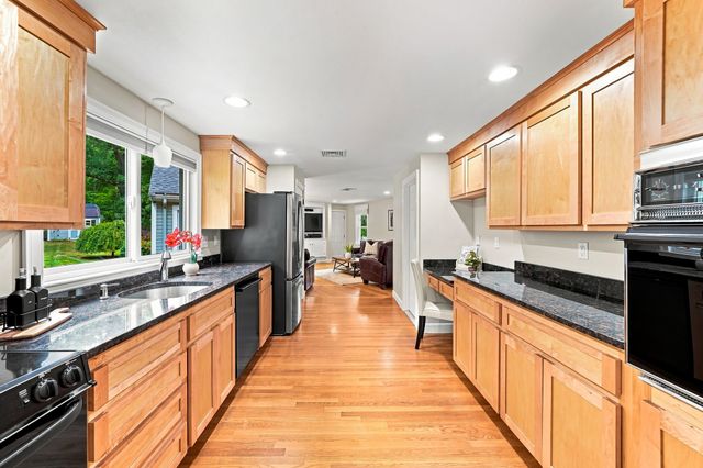 106 N Hancock St, Lexington, MA 02420