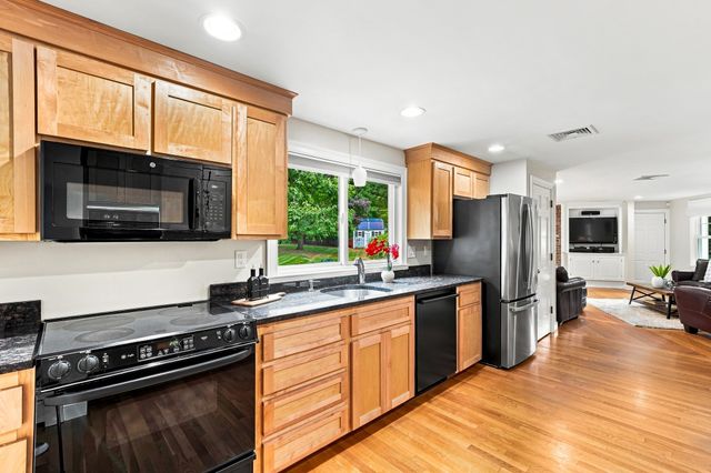 106 N Hancock St, Lexington, MA 02420