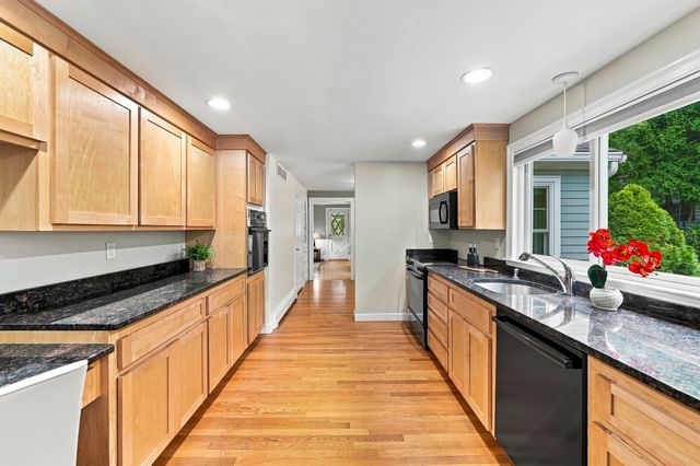 106 N Hancock St, Lexington, MA 02420