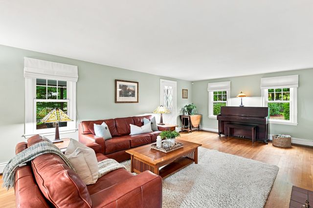 106 N Hancock St, Lexington, MA 02420