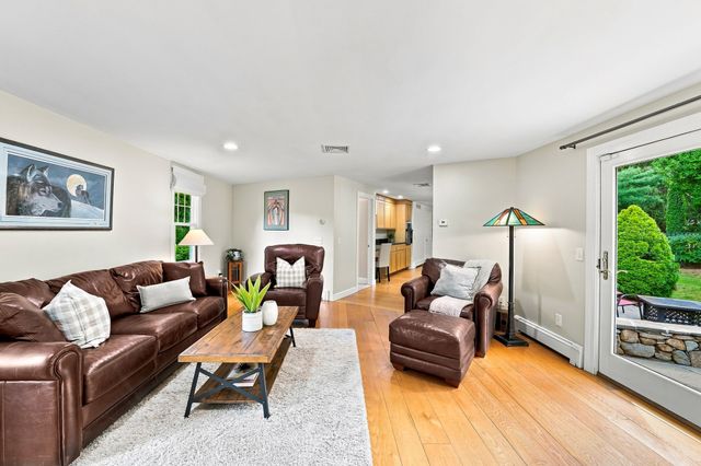 106 N Hancock St, Lexington, MA 02420