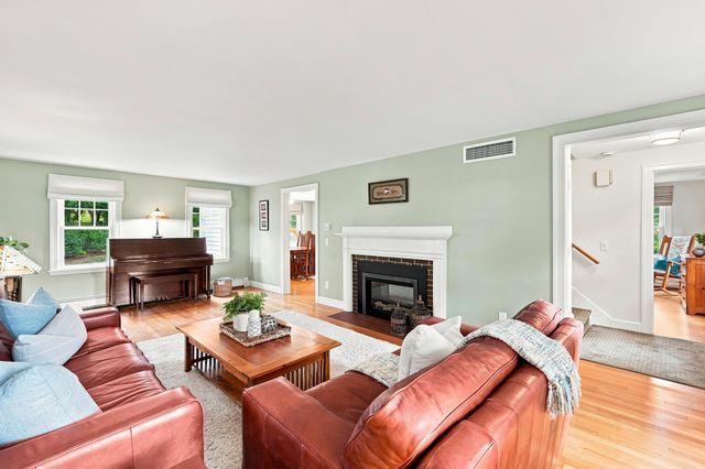 106 N Hancock St, Lexington, MA 02420