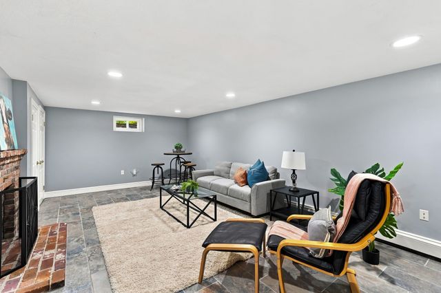 106 N Hancock St, Lexington, MA 02420