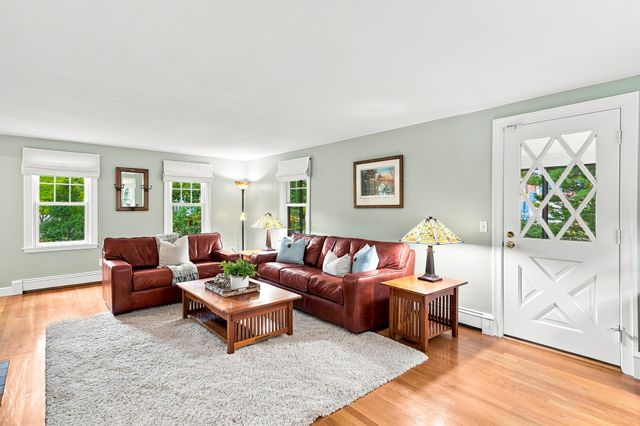 106 N Hancock St, Lexington, MA 02420
