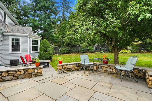 106 N Hancock St, Lexington, MA 02420