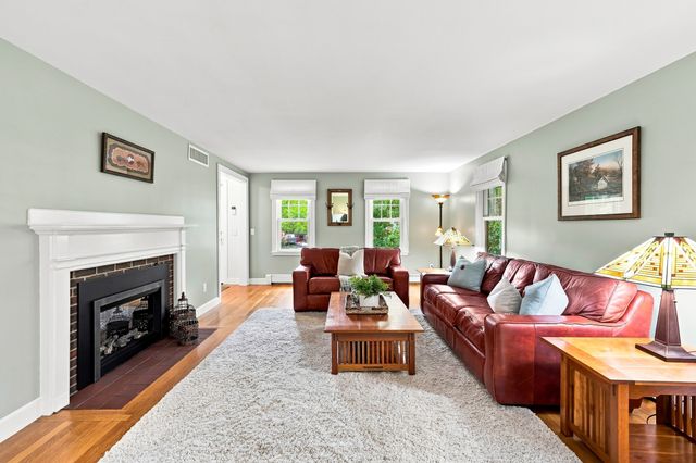 106 N Hancock St, Lexington, MA 02420