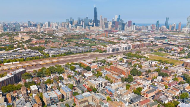1116 W 18th Street, Chicago, IL 60608