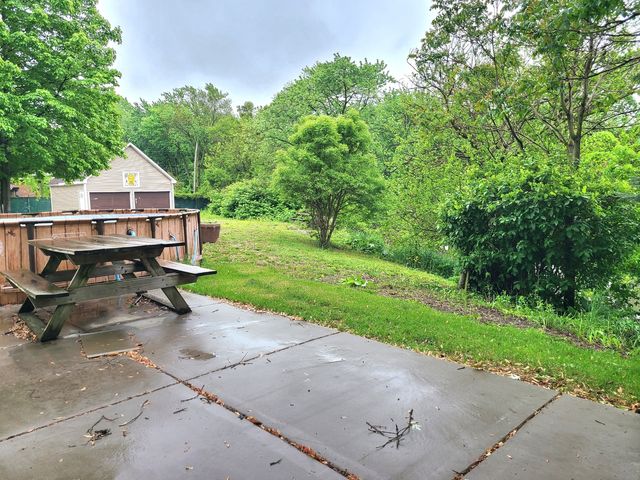 15285 State Street, South Holland, IL 60473