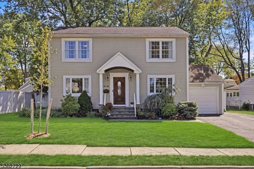 14 Floral Ave, Fair Lawn Boro, NJ 07410