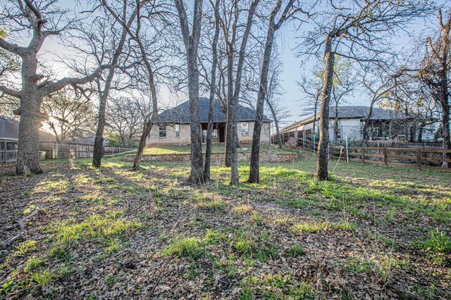 1617 sea breeze Court, Azle, TX 76020