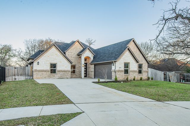 1617 sea breeze Court, Azle, TX 76020