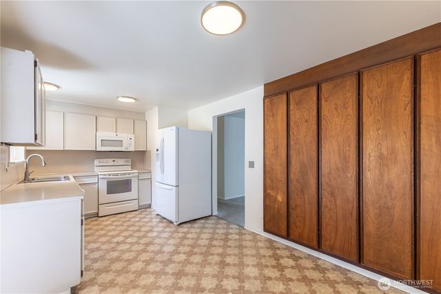 29513 39th Avenue S, Auburn, WA 98001