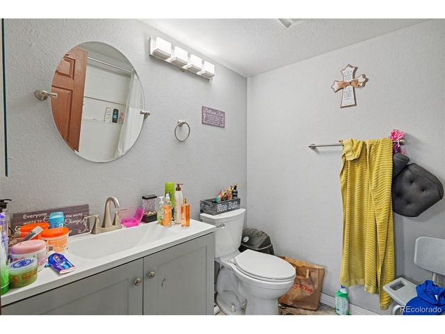 1781 S Ensenada St, Aurora, CO 80017