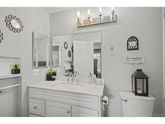 1781 S Ensenada St, Aurora, CO 80017
