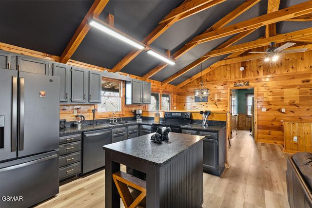 3630 Mountain Top Lane, Sevierville, TN 37876