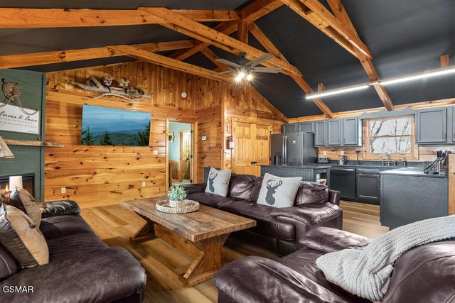 3630 Mountain Top Lane, Sevierville, TN 37876