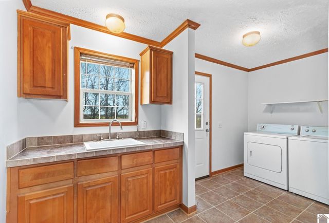 1080 St Rt 1241, Mayfield, KY 42066