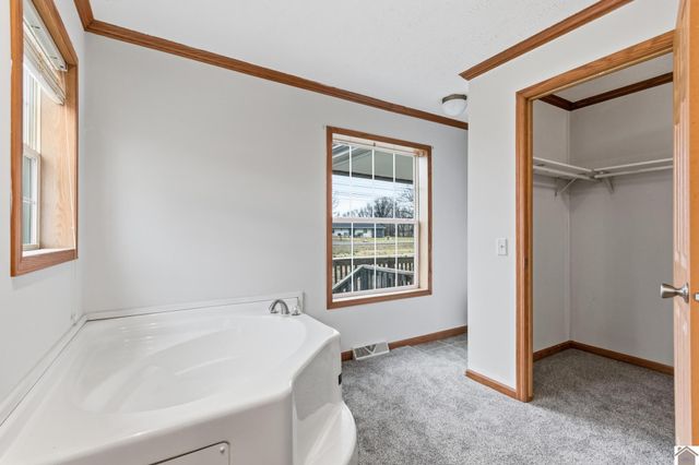 1080 St Rt 1241, Mayfield, KY 42066