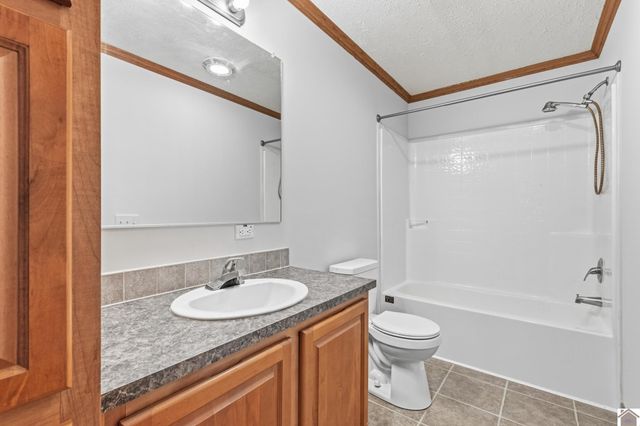 1080 St Rt 1241, Mayfield, KY 42066