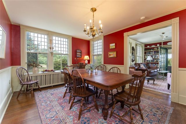 28 Newport Street, Jamestown, RI 02835